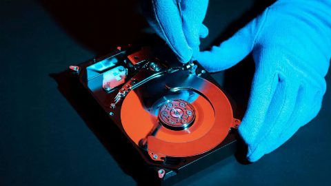 Trimite echipamentul defect prin curier